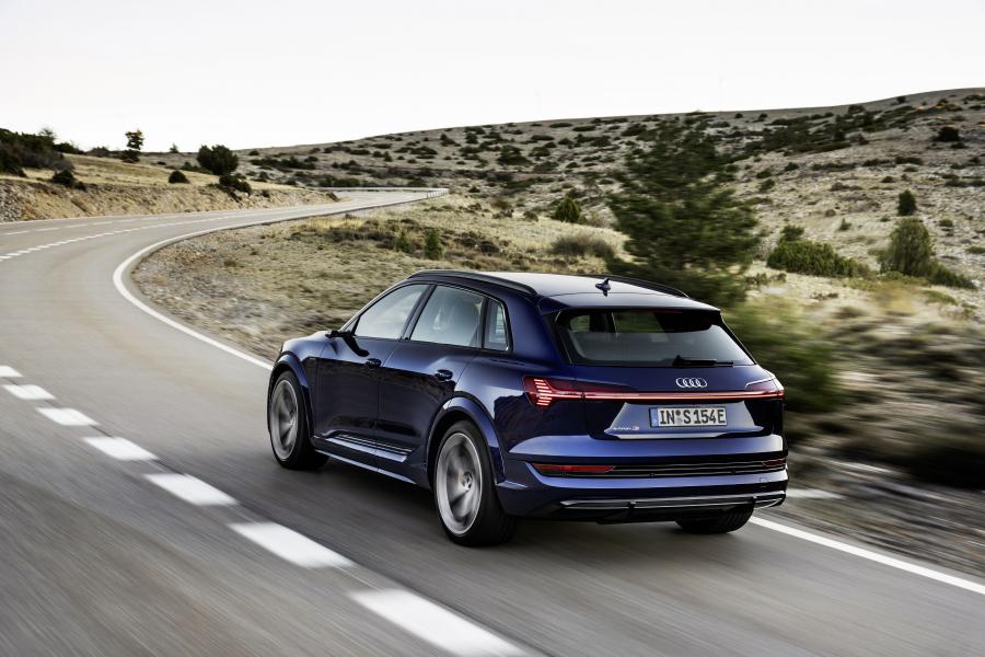  Audi e-tron S 2020 года  (WW) (фото 10 из 62)